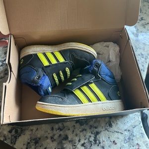 Adidas Basketball Sneakers - boys Hoops Mid 2.01
